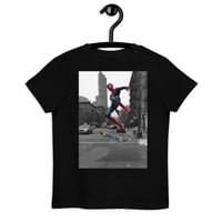 Image 5 of Skateboard Spidey KiSS Organic cotton kids t-shirt - Spider Man Skateboarding Verse
