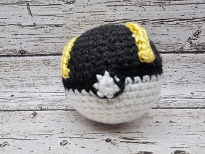 Crocheted Pokeball/Electrode 