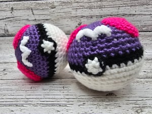 Crocheted Pokeball/Electrode 