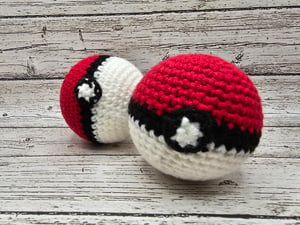 Crocheted Pokeball/Electrode 