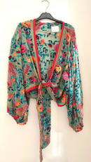 Image 2 of Kimono Floral ( Antes 120€)