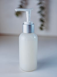 Image 1 of Pearlized Clarifying Shampoo