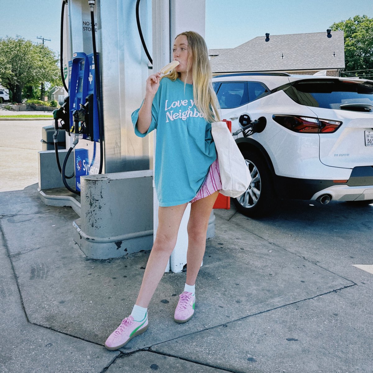 Image of seafoam / pink tee