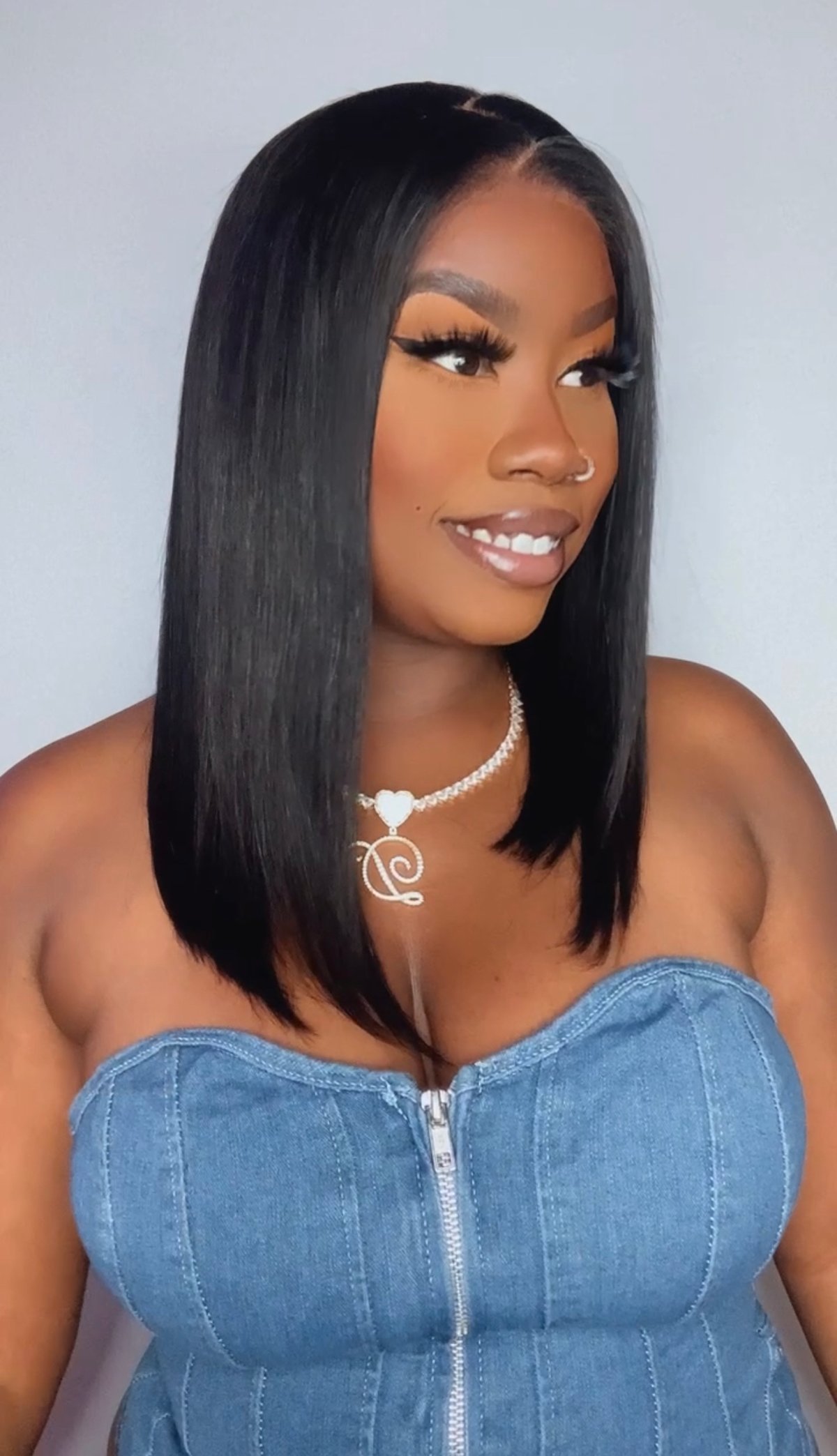 Image of 5x5 Straight Black Closure Bob in 14”