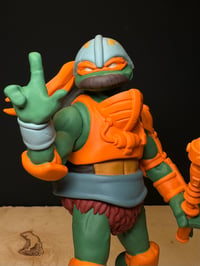 Image 3 of MID SEPTEMBER SHIPPING! MIKE-AT-ARMS RESIN ART TOY (1 HEAD SUPPLIED)