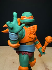 Image 2 of MID SEPTEMBER SHIPPING! MIKE-AT-ARMS RESIN ART TOY (1 HEAD SUPPLIED)