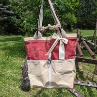 Image 1 of Medium Tote 001