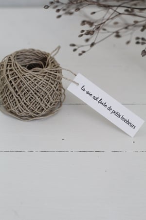 Image of Etiquette 'La vie est faite de petits bonheurs'