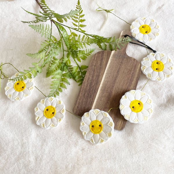 Image of Daisy Chain Garland