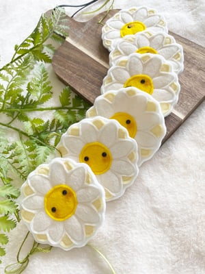 Image of Daisy Chain Garland