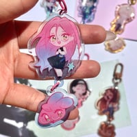 Image 4 of Alien Stage Linked Acrylic charm