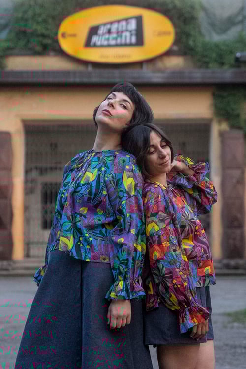 Image of BLUSA POWER FLOWER FANTASIA FLOREALE BASE AZZURRA