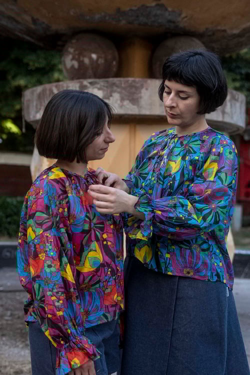 Image of ULTIME BLUSA POWER FLOWER FANTASIA FLOREALE BASE ROSA