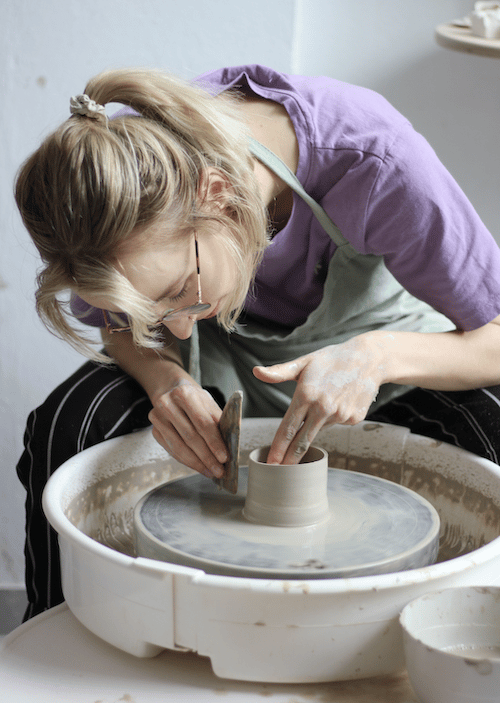 Image of KOŁO OD POCZĄTKU - miesięczny kurs toczenia na kole garncarskim październik 2025