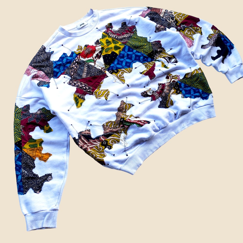 REWORKED SUPER PATCHWORK WHITE SWEATSHIRT SIZE L 