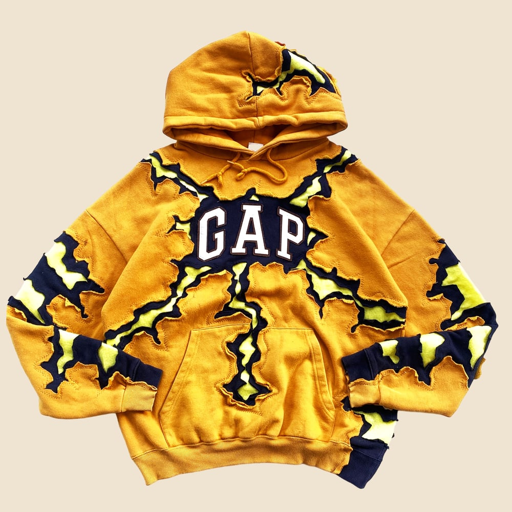 REWORKED GAP CRACKED YELLOW HOODIE SIZE L