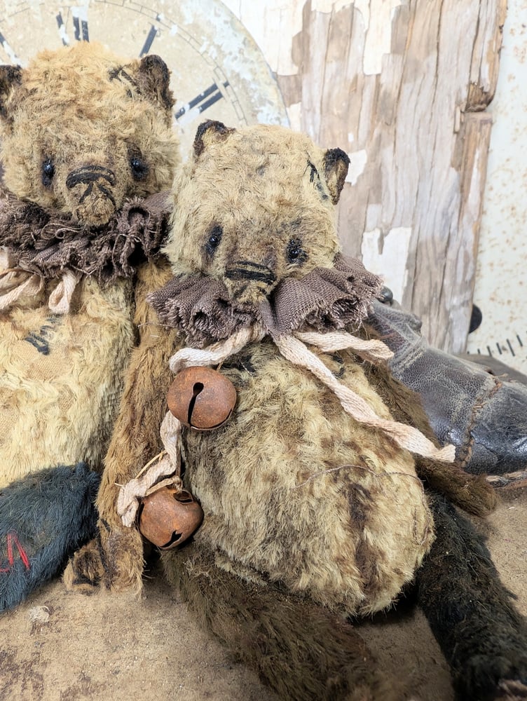 Image of 5" - SCRAPS the Old Frumpy Primitive Teddy Bear  by Whendi's Bears.