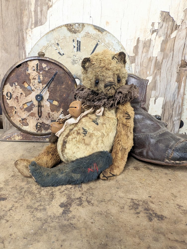 Image of 7" - SCRAPS the Old Frumpy Primitive Teddy Bear  by Whendi's Bears.