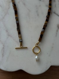 Image 2 of Tiger’s Eye Pearl Necklace (Gold)