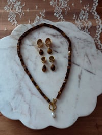 Image 4 of Tiger’s Eye Pearl Necklace (Gold)