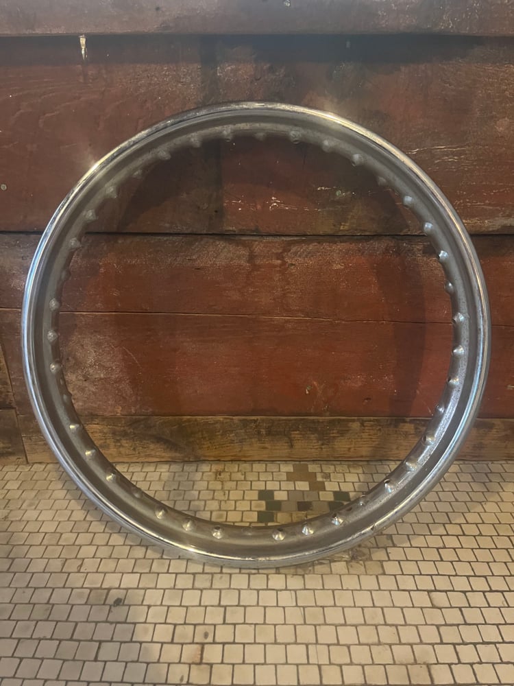 Image of Dunlop WM3 18" Rim
