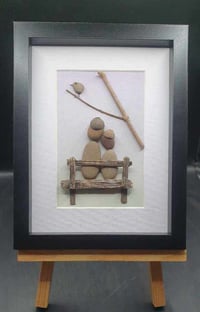 PEBBLE ART COUPLE ON BENCH UNDER TREE *** FREE UK POSTAGE ***