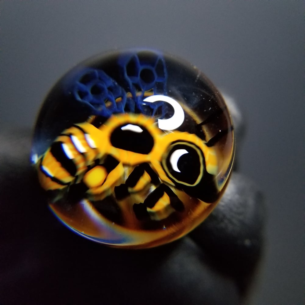 Image of 29mm Fat Cap Honey Bee top and Honeycomb post