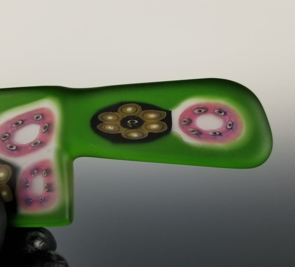 Image of 6 inch UV Glass Knife with Peyote Six Shooter and Pink Eye Ring milli