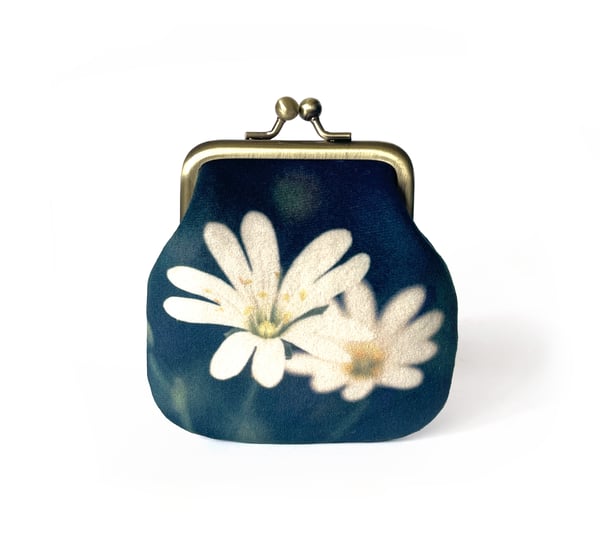 Image of Stitchwort flowers, velvet kisslock coin purse with plant-dyed lining