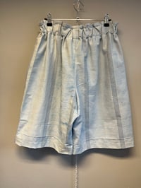 Image 4 of Shorts i lyseblå med striber (xs-l)