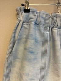 Image 3 of Shorts i lyseblå med striber (xs-l)