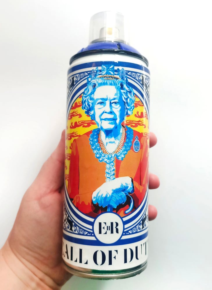 Elizabeth II Queen — Bombe