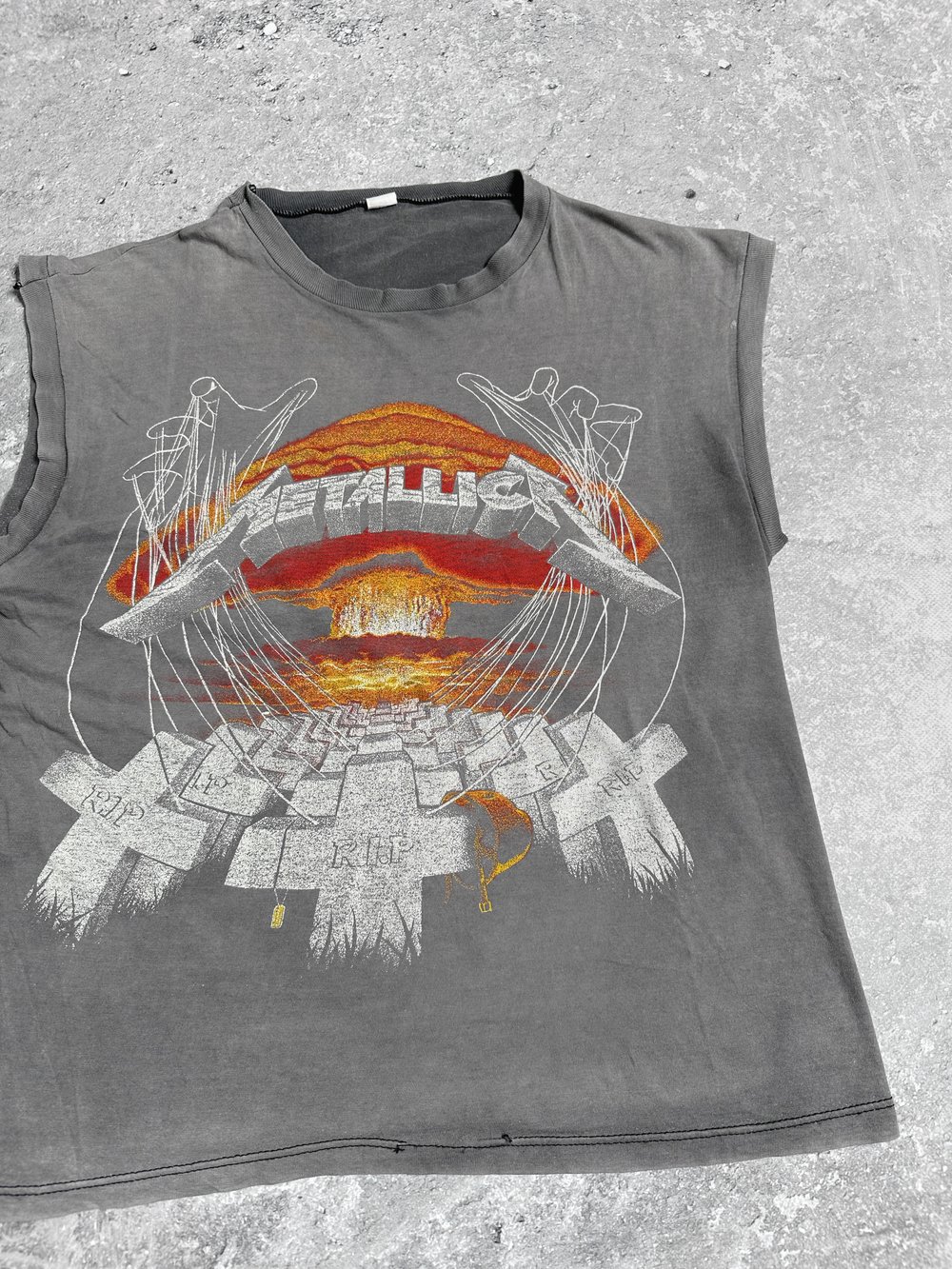 *Rare* Metallica 1980’s ‘Master Of Puppets’ Sleeveless Shirt