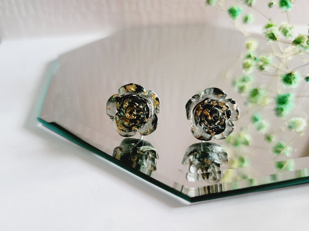 Image of "Strawberry Toast" Rose Set Earrings