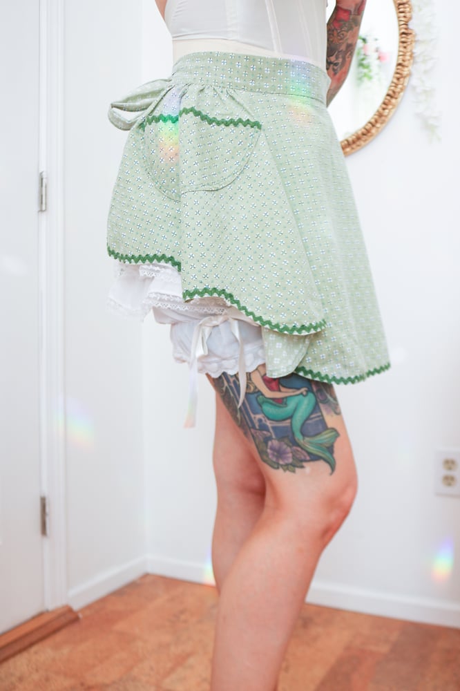Image of Vintage Adorable Sage Green Floral Handmade Apron