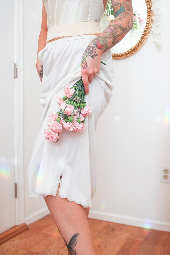Image of Vintage 1970s Shadowline White Silky Half Slip (Large)