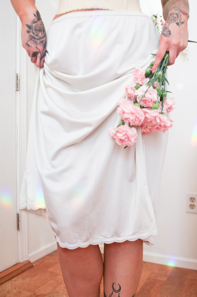 Image of Vintage 1970s Shadowline White Silky Half Slip (Large)
