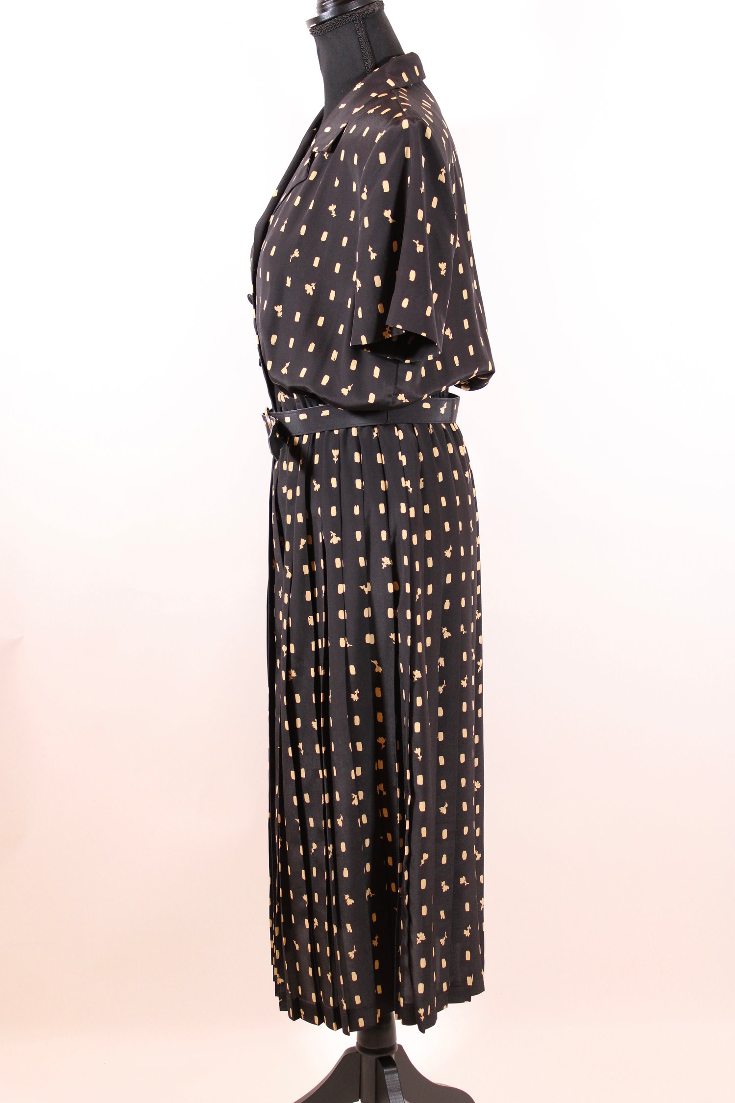 leslie fay dresses vintage Printed Button-Front Dress 10 Shoulder to shoulder Leslie Fay Wool Flare Dress