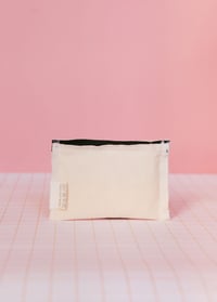 Image 3 of Monedero Huevos Pink