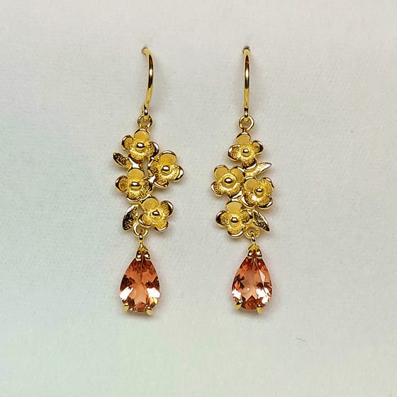 Beeld van 18k tourmaline earrings 