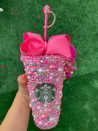 Image 1 of Pearl initial keychain cup