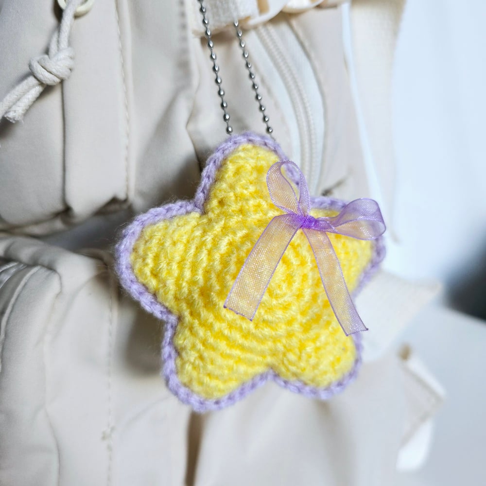 Image of Crocheted Star Bag Hanger (Lilac & Yellow)