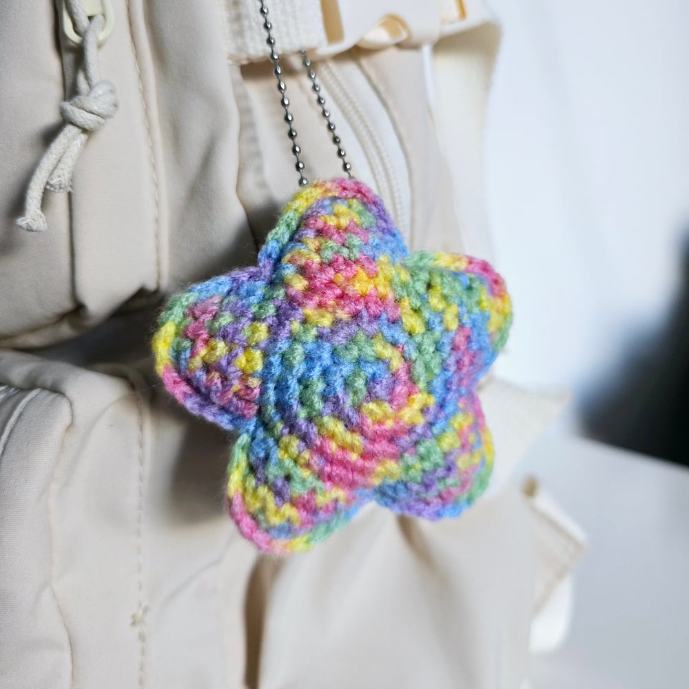 Image of Crocheted Star Bag Hanger (Rainbow)