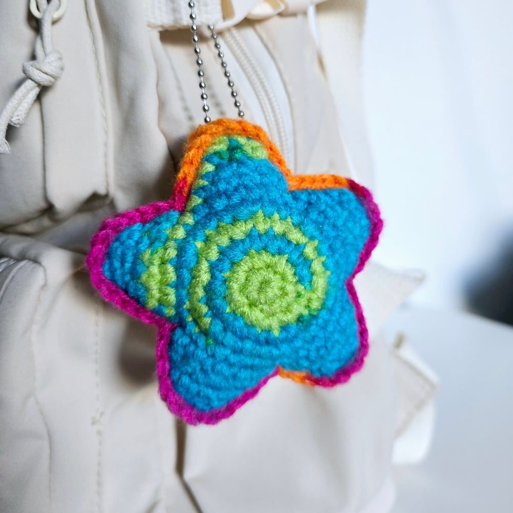 Image of Crocheted Star Bag Hanger (Vibrant Rainbow)