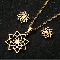 Glossy flower gold necklace earrings set 