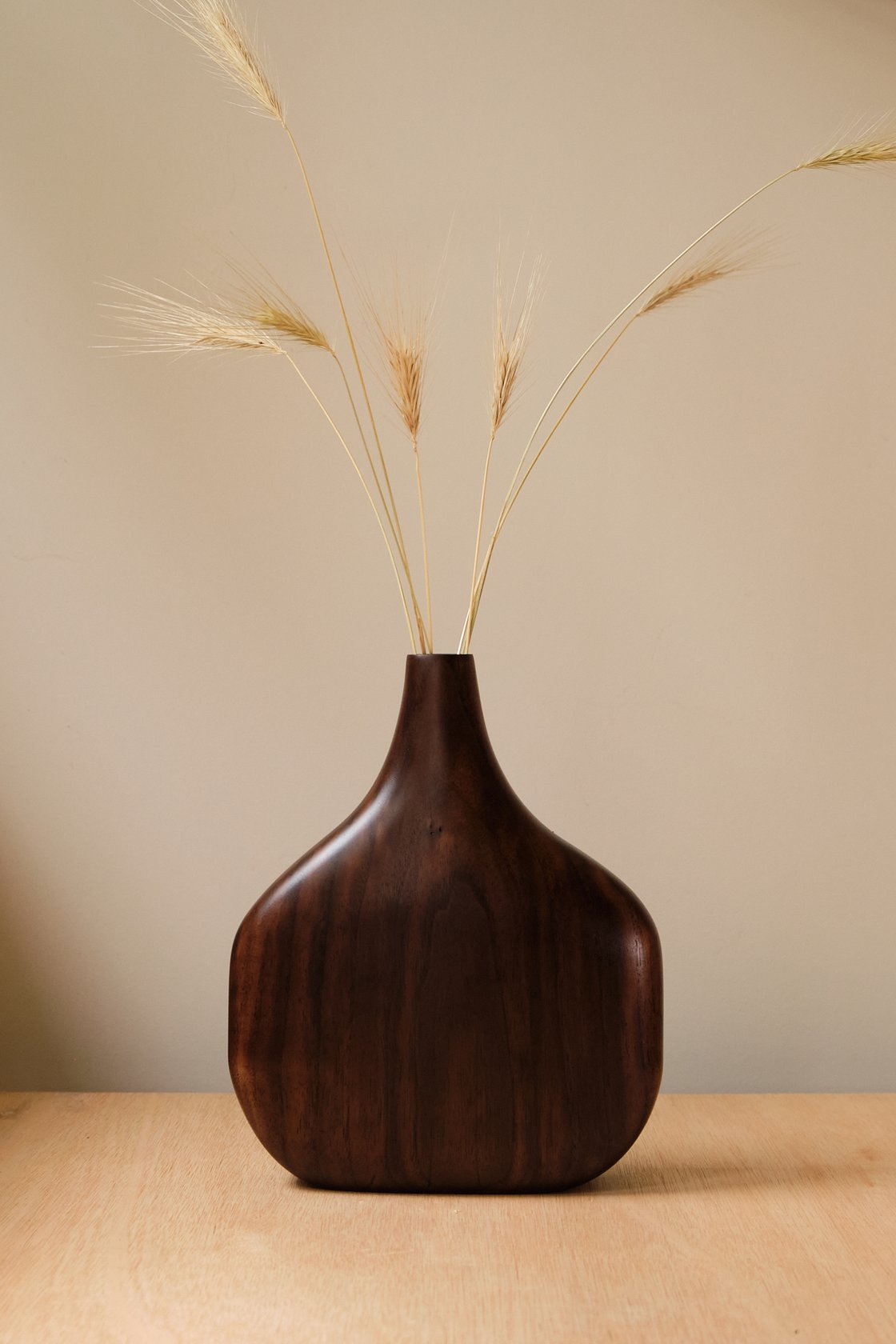 Image of Large Walnut Bud Vase - FBV001
