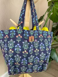 Image 2 of Cabas Felicette " plantes bleu", "fleurs roses", "Feuilles vertes" et "Plantes roses"