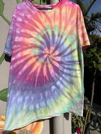 Image 1 of Rainbow swirl men’s (unisex) size L