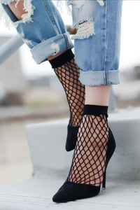 BLACK LOW CUR FISHNET SOCKS 
