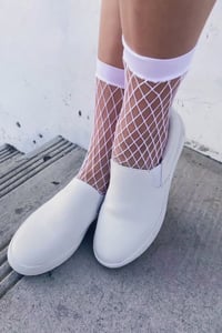 WHITE LOW CUT FISHNET SOCKS 
